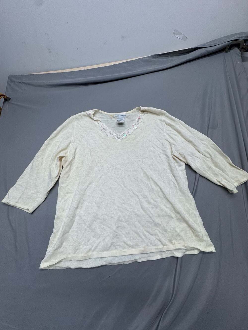 Sag Harbor Woman 3/4 Sleeve Top Size 1X Ivory Lace V-Neck Sequin